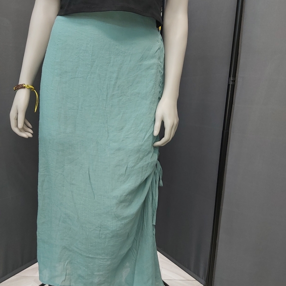 💢SOLD💢Forever 21 Sage skirt - Picture 9 of 14